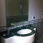 Carpino فندق *