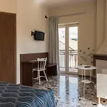 فندق Carpino