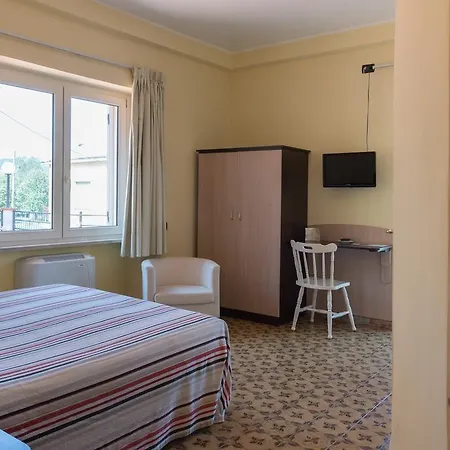 Carpino Hotel *