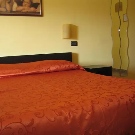 Carpino فندق Mangone (Cosenza)