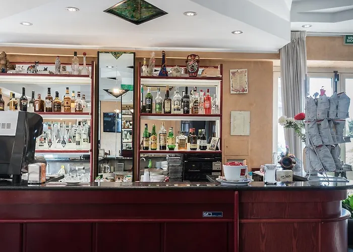 卡皮诺酒店 曼贡